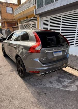 VOLVO XC60 2.0 T5 MOMENTUM GASOLINA 4P AUTOMÁTICO VOLVO XC60 2.0 T5 MOMENTUM GASOLINA 4P AUTOMÁTICO